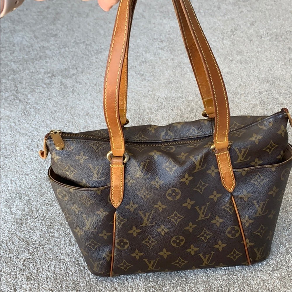 Authentic Louis Vuitton Totally PM